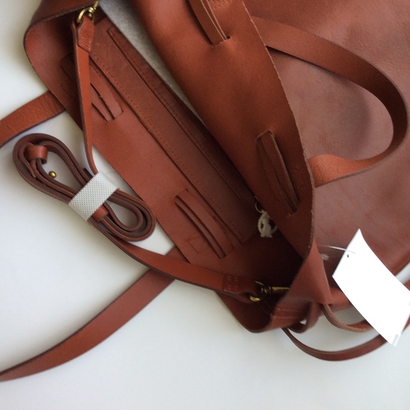 Drawstring Transport Crossbody Leather Handbag - Picture 5 of 7